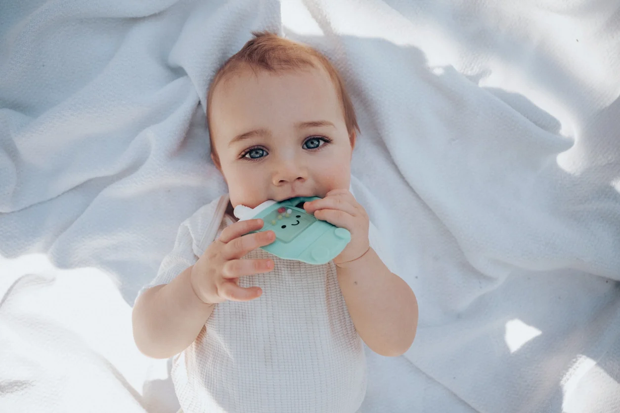 Sweetie Shake Plus Teething + Rattle Tumbler - Image 3